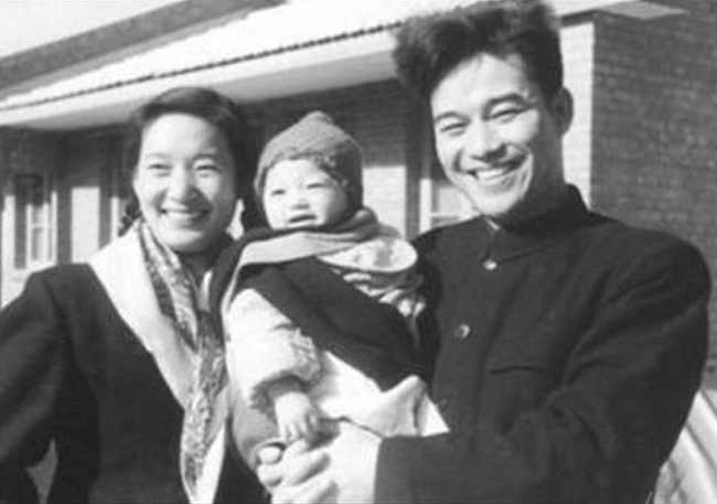 于洋和杨静,在结婚之后,非常恩爱甜蜜,并很快诞下了他们的第一个孩子.